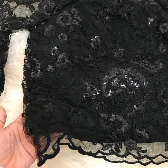 Vince Camuto Lace 3/4 Length Bell Sleeve Blouse - Picture 4 of 6